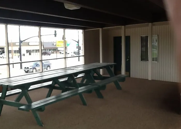 Silver Spur Motel 2*