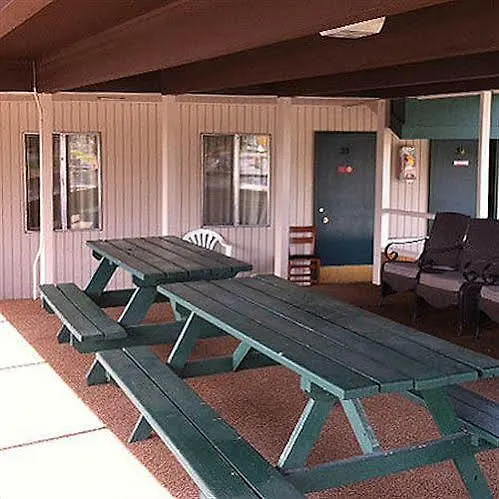 Silver Spur Motel Lander