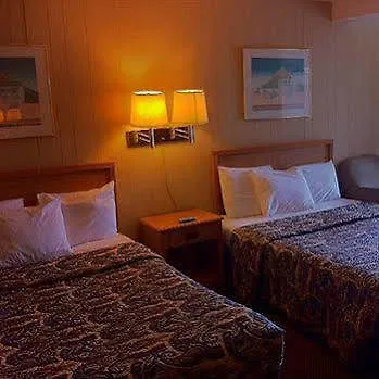 Silver Spur Motel 2*